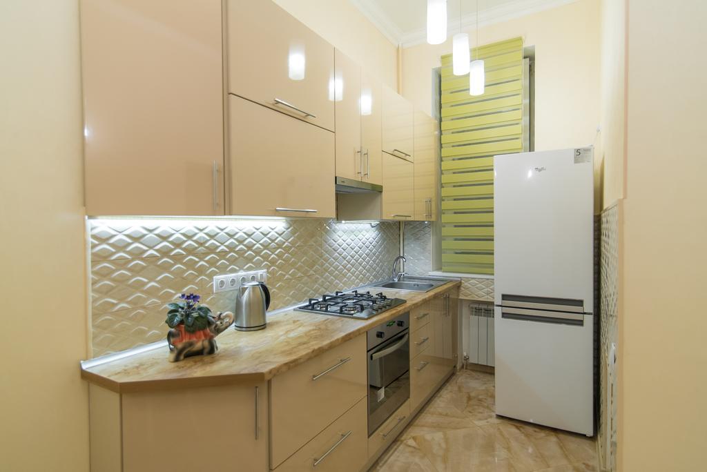Vip Apartment Na Derebasovskoi Odesa Exterior foto