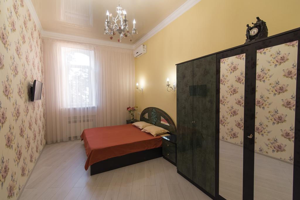 Vip Apartment Na Derebasovskoi Odesa Exterior foto